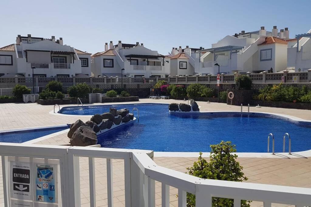 Private Apartment With Roof Terrace Arona  Dış mekan fotoğraf